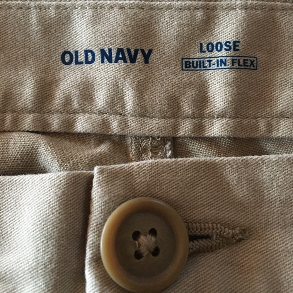 Old Navy Men’s Khaki Flat Front Pants